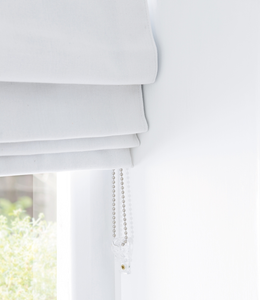 ROMAN BLIND WITH SIDEWINDER